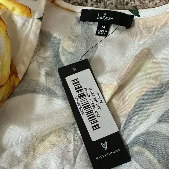 Lulus NWT A La Tart White and Yellow Lemon Print Wrap Dress size M - Picture 5 of 5